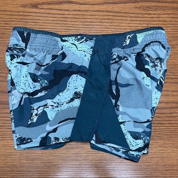 Nike Running Shorts - Picture 5 of 6
